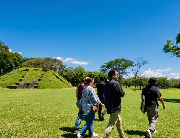 Ruinas Walking